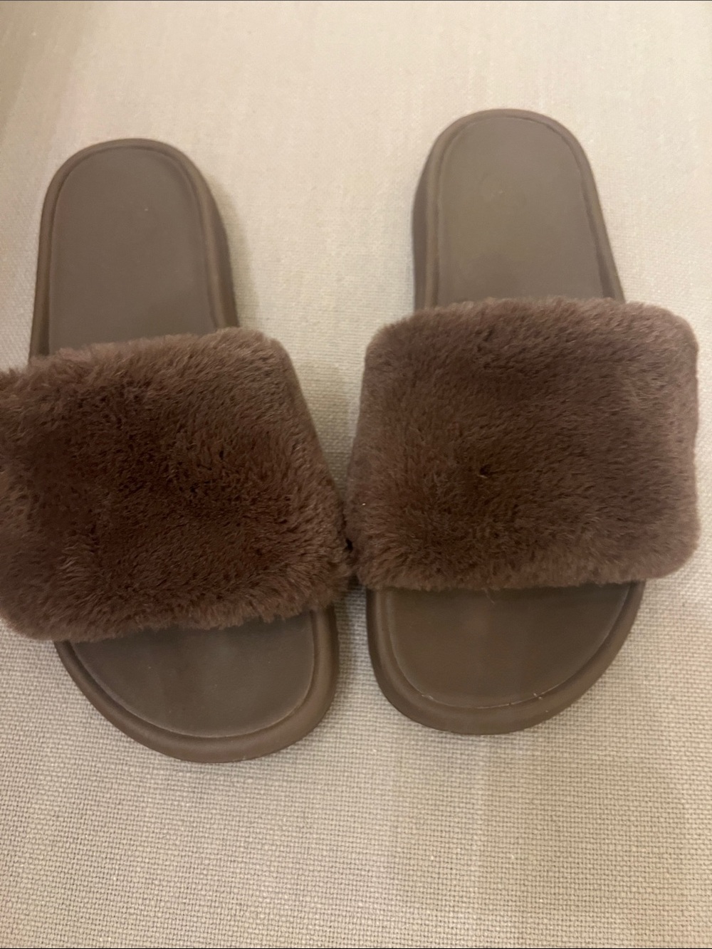 lululemon athletica Women's Plush Fuzzy Slide Sandals - Dark Brown sz 7 NWOT
